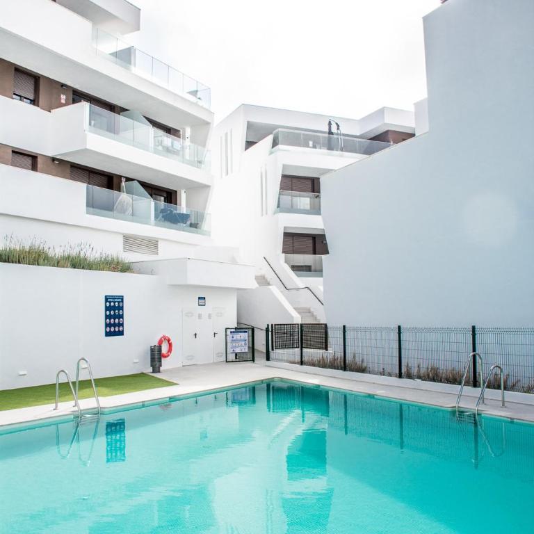 Modern Apartment with Terrace & Pool in Estepona - Deluxe Apartment mit 1 Schlafzimmer - 26