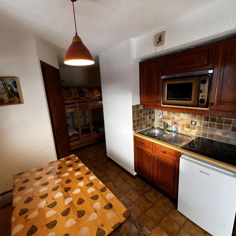 Appartement 2 Pièces pour 4 Pers. avec Balcon et Parking à Châtel - FR-1-676-101 - Appartement - 1