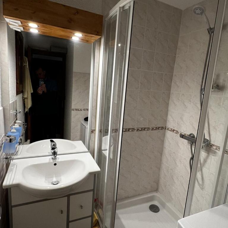 Appartement 2 Pièces pour 4 Pers. avec Balcon et Parking à Châtel - FR-1-676-101 - Appartement - 6