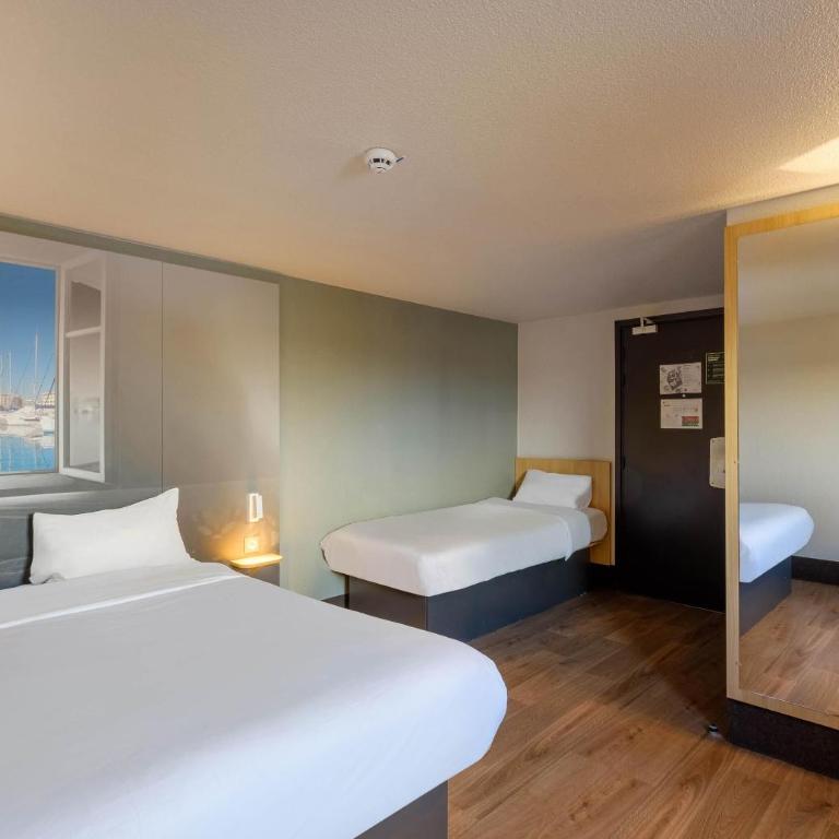B&B HOTEL FREJUS Puget-sur-Argens - Chambre Triple - 1