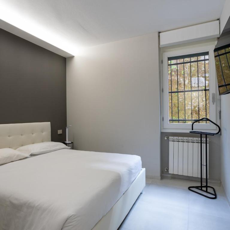 Elegant & Comfortable Modern Home with swimming pool - Two-Bedroom House - 8