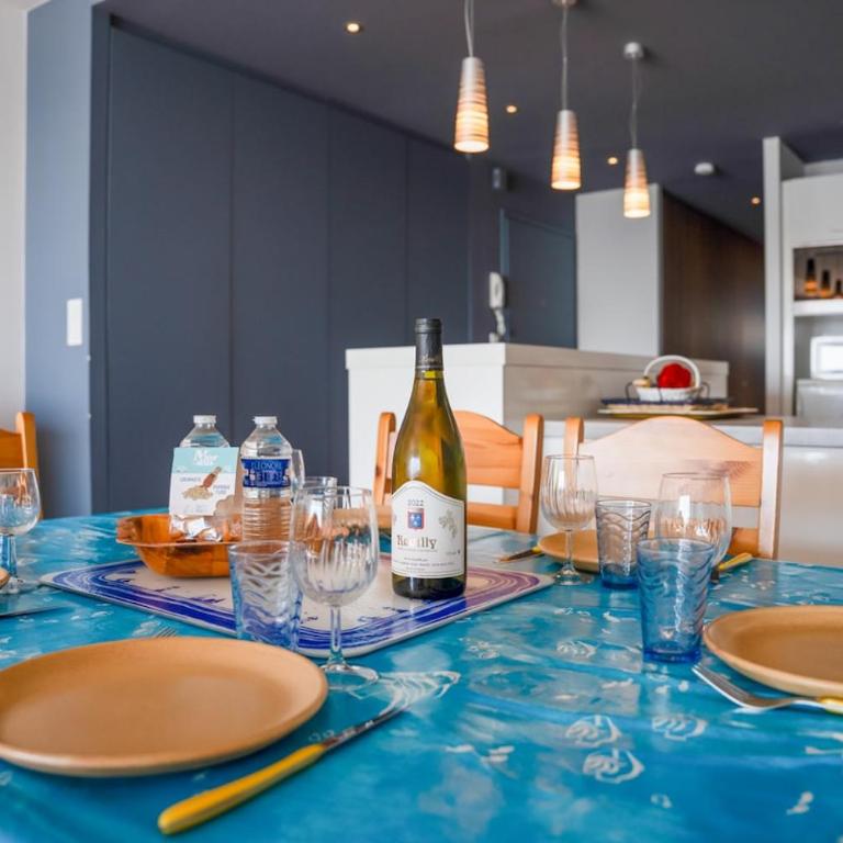 L'Agora - 4-6 people - Oceanfront view & balcony - Three-Bedroom Apartment - 3