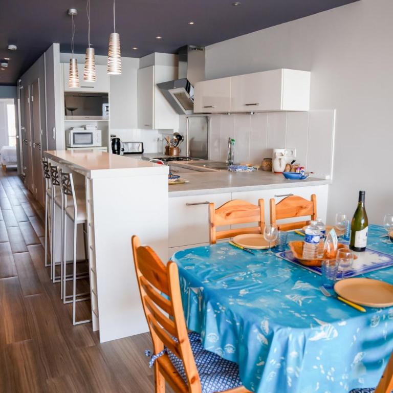 L'Agora - 4-6 people - Oceanfront view & balcony - Three-Bedroom Apartment - 9