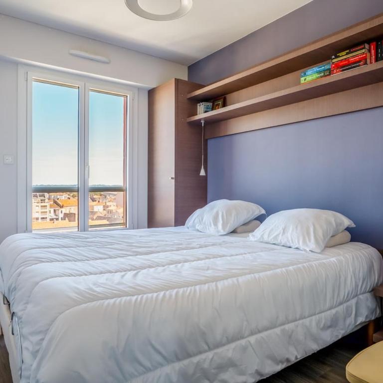 L'Agora - 4-6 people - Oceanfront view & balcony - Three-Bedroom Apartment - 5