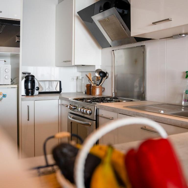 L'Agora - 4-6 people - Oceanfront view & balcony - Three-Bedroom Apartment - 4