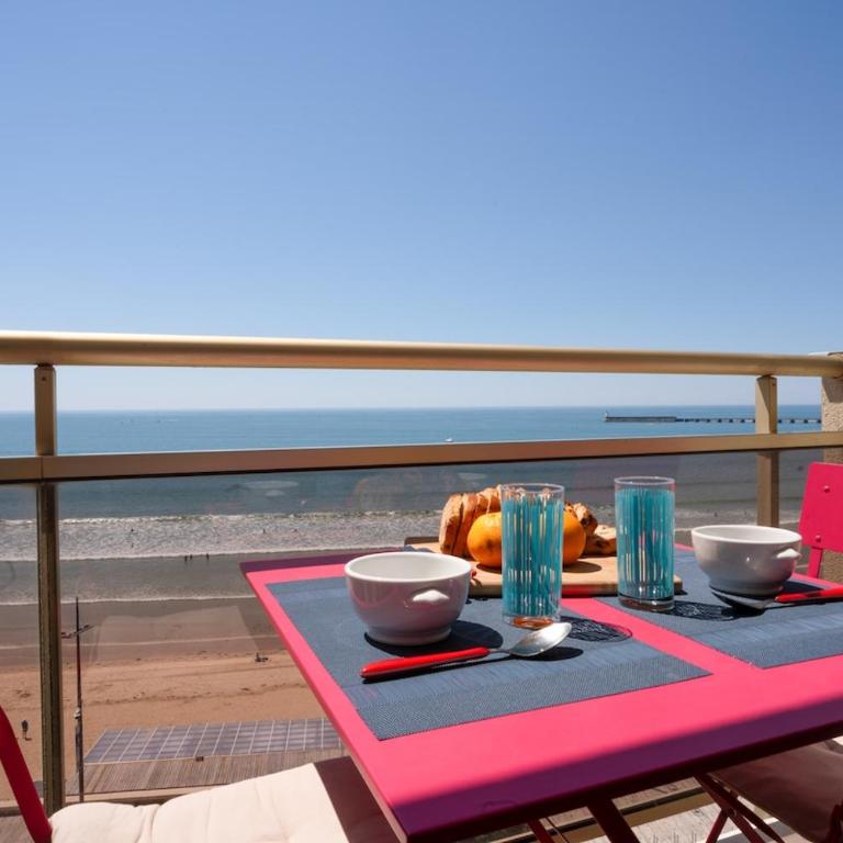 L'Agora - 4-6 people - Oceanfront view & balcony - Three-Bedroom Apartment - 24