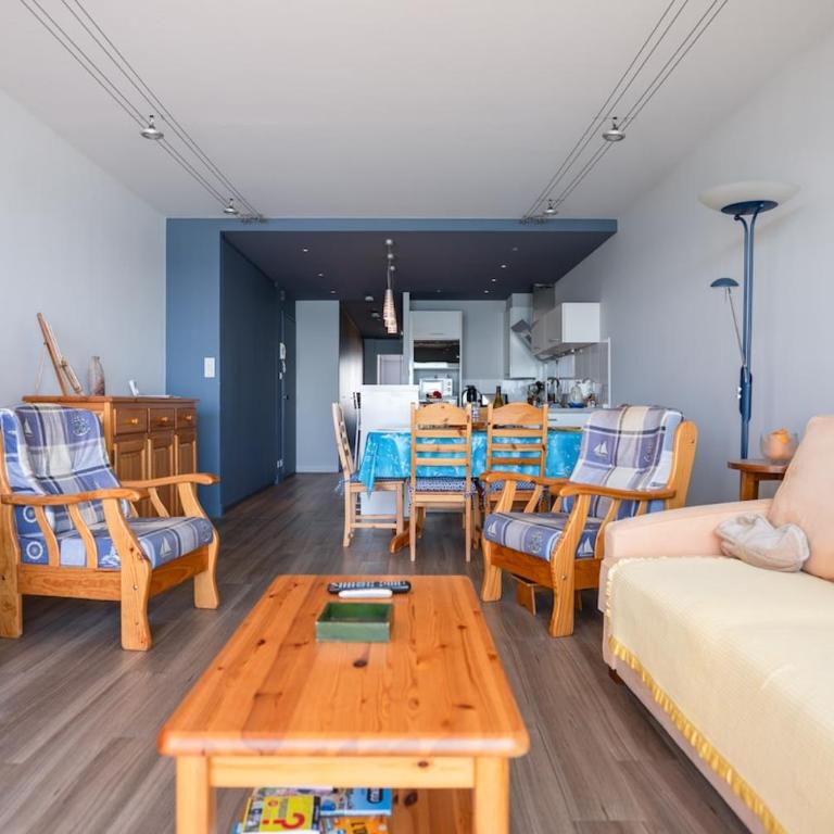 L'Agora - 4-6 people - Oceanfront view & balcony - Three-Bedroom Apartment - 8