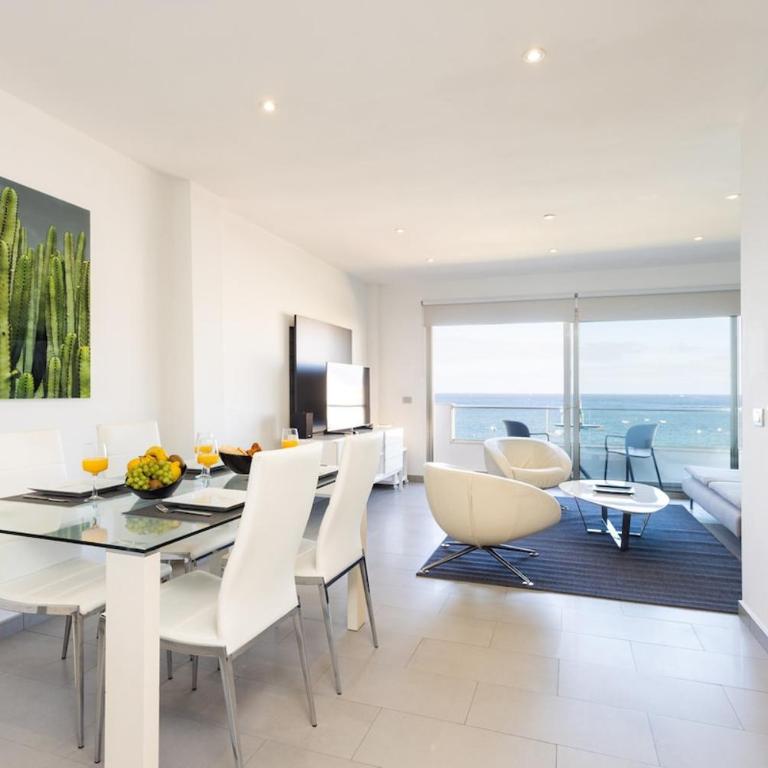 Luxury Penthouse with Sea Views and Terrace La Caleta - Apartment - auf 2 Etagen - 46