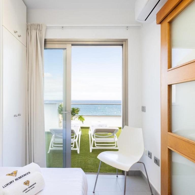 Luxury Penthouse with Sea Views and Terrace La Caleta - Apartment - auf 2 Etagen - 40