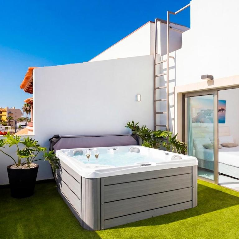 Luxury Penthouse with Sea Views and Terrace La Caleta - Apartment - auf 2 Etagen - 49