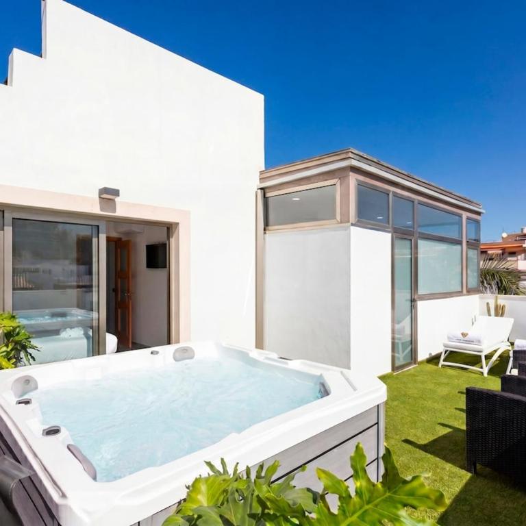 Luxury Penthouse with Sea Views and Terrace La Caleta - Apartment - auf 2 Etagen - 9