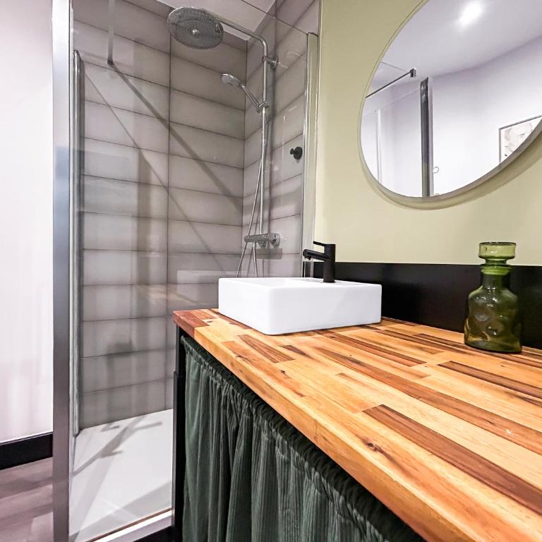 Studio élégant, centre ville, accès plage à 100m - Apartamento de 1 dormitorio - 24