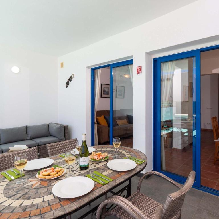 Villa Bella - Sea Views Near Marina Rubicon by Villas Now Ltd - Villa - 7