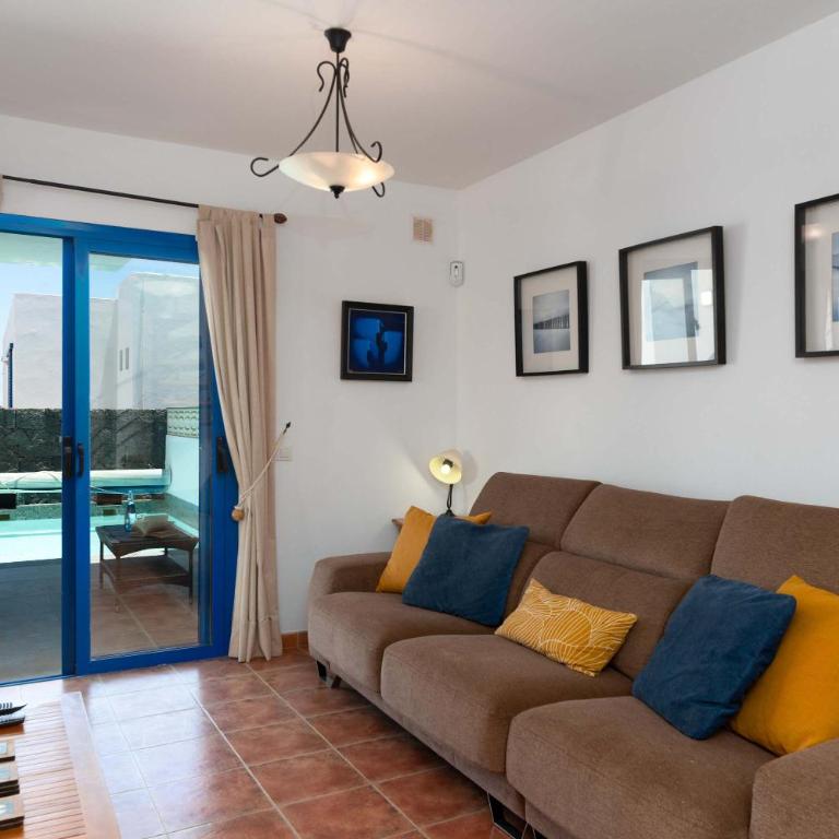 Villa Bella - Sea Views Near Marina Rubicon by Villas Now Ltd - Villa - 24