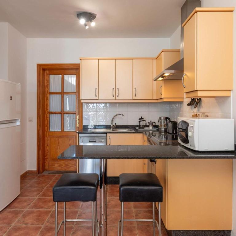 Villa Bella - Sea Views Near Marina Rubicon by Villas Now Ltd - Villa - 26