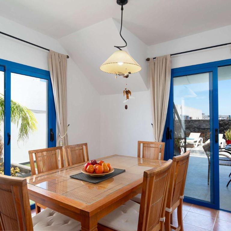 Villa Bella - Sea Views Near Marina Rubicon by Villas Now Ltd - Villa - 28