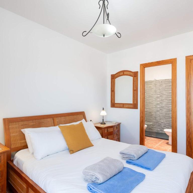 Villa Bella - Sea Views Near Marina Rubicon by Villas Now Ltd - Villa - 37