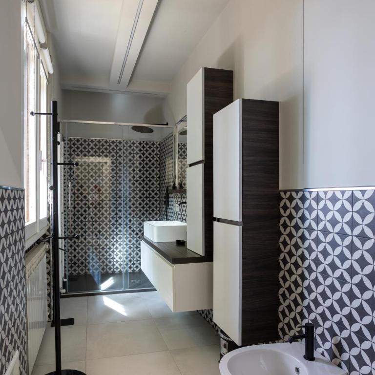 Elegant & Comfortable Modern Home with swimming pool - Two-Bedroom House - 14