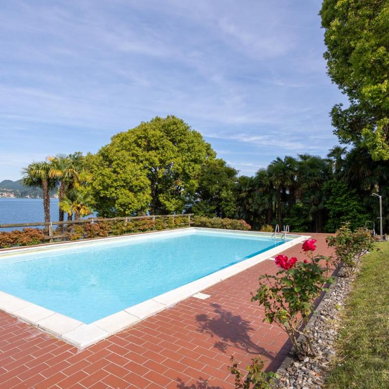 Elegant & Comfortable Modern Home with swimming pool - Two-Bedroom House - 16