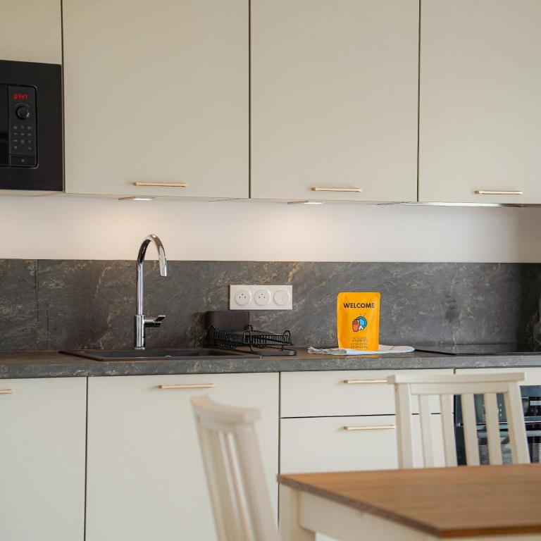 New Building- Appartement neuf lumineux vue Mer, tramway L3 au pied de immeuble à 10 à 15 mns d'aéroport, centre ville & promenade anglais - Appartement 2 Chambres - 11
