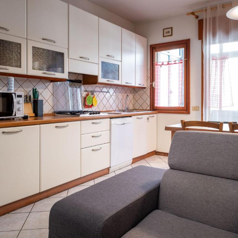 Condominio Le Rose - Appartamento con 2 Camere da Letto - 4