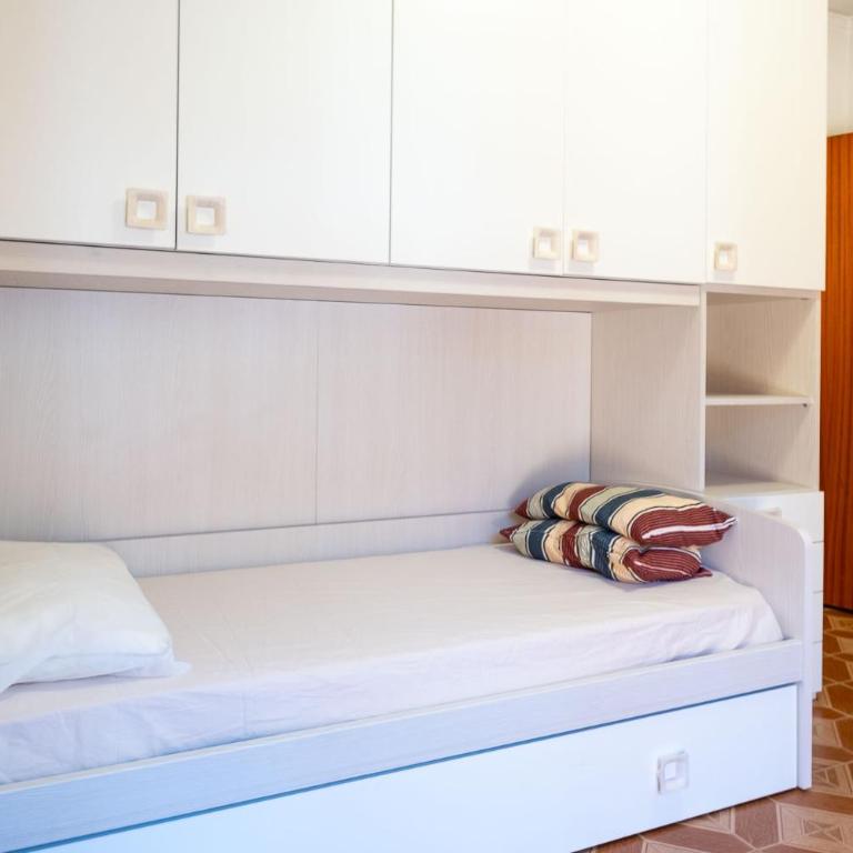 Condominio Le Rose - Appartamento con 2 Camere da Letto - 18