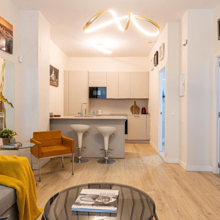 GOLD SUITE APARMENT Wifi AC SERVICES E1 - Appartement 1 Chambre - 23