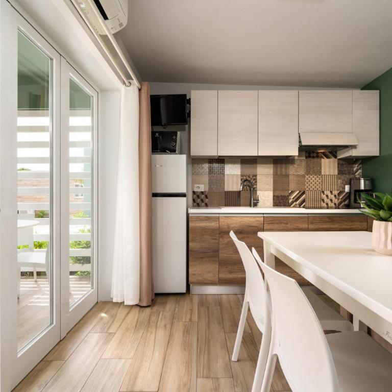 Onda Blu Resort - Superior Mobile Home with Terrace and Garden - 9