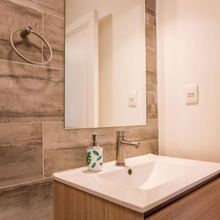 Chic 1BR Suite in Salvador Sleeps 3 Near Metro - Studio - 22