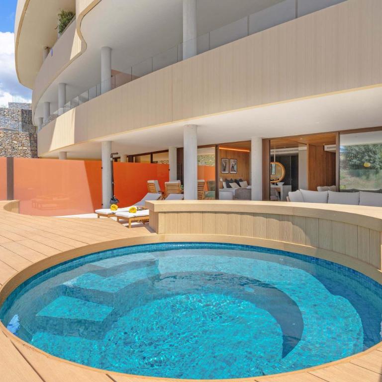 Luxury 2BR Retreat with Private Plunge Pool - Casa Aura - Appartement - 1