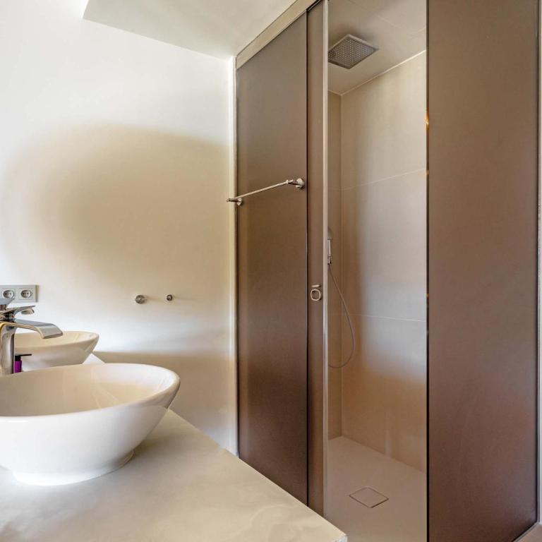 Luxury 2BR Retreat with Private Plunge Pool - Casa Aura - Appartement - 7