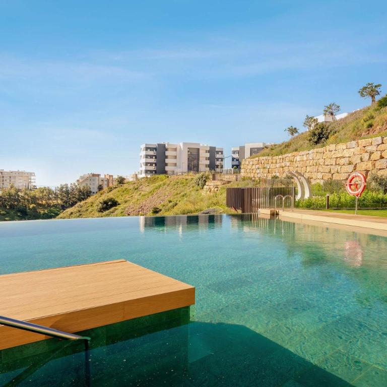 Luxury 2BR Retreat with Private Plunge Pool - Casa Aura - Appartement - 27