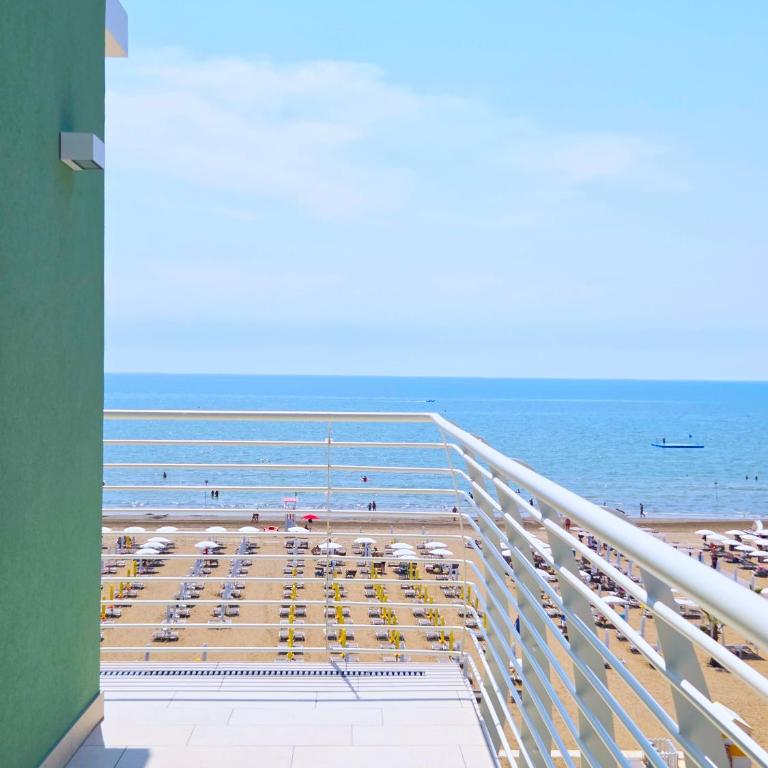 Hotel Royal Garnì - Suite con Vista Mare - 7