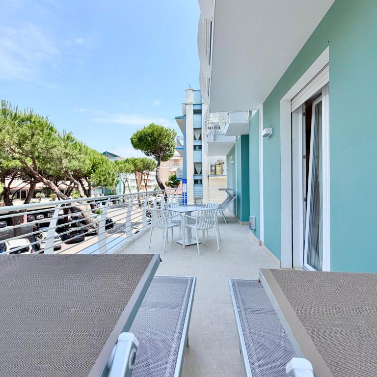 Hotel Royal Garnì - Camera Familiare con Terrazza - 8