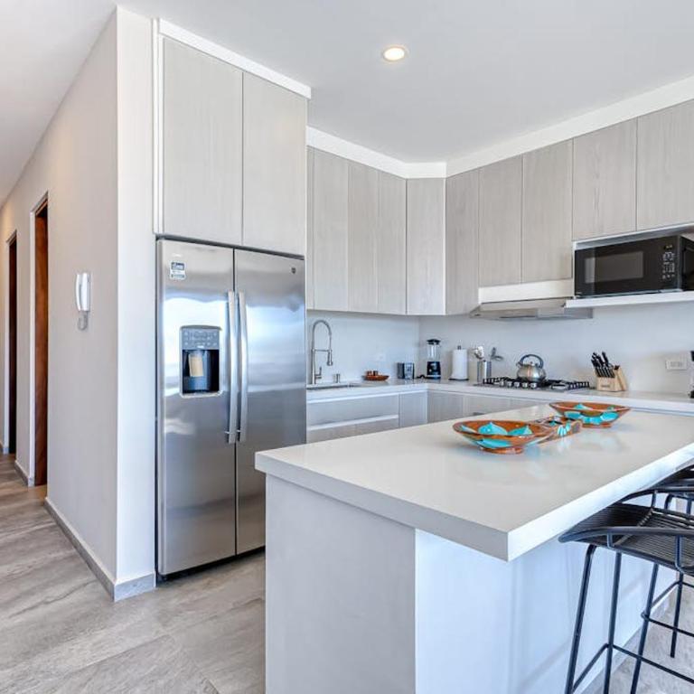 Stunning Oceanfront Luxury Apartment with spacious balcony– Perfect for Families - Casa - 7
