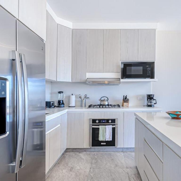 Stunning Oceanfront Luxury Apartment with spacious balcony– Perfect for Families - Casa - 10
