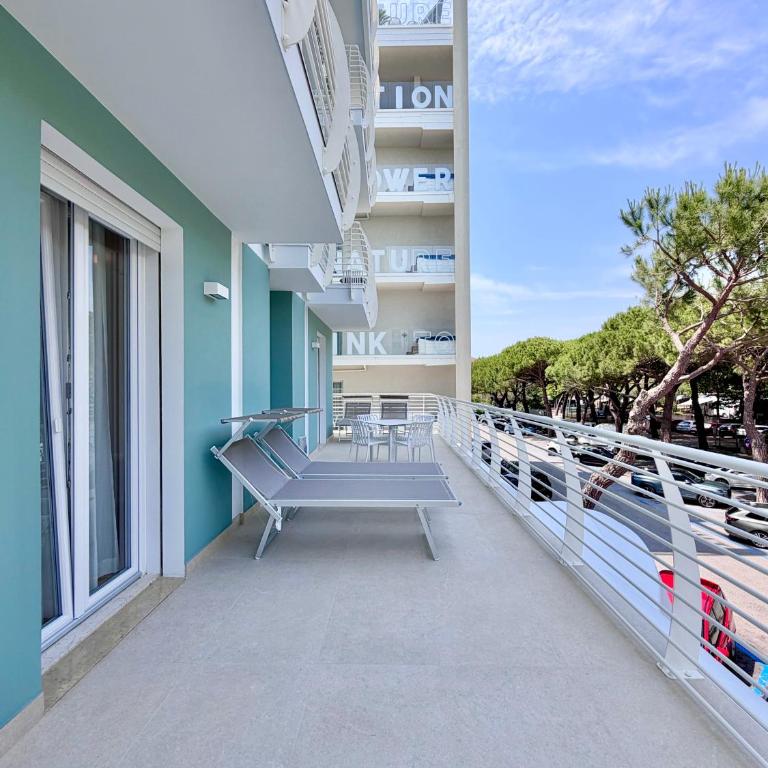 Hotel Royal Garnì - Camera Familiare con Terrazza - 9