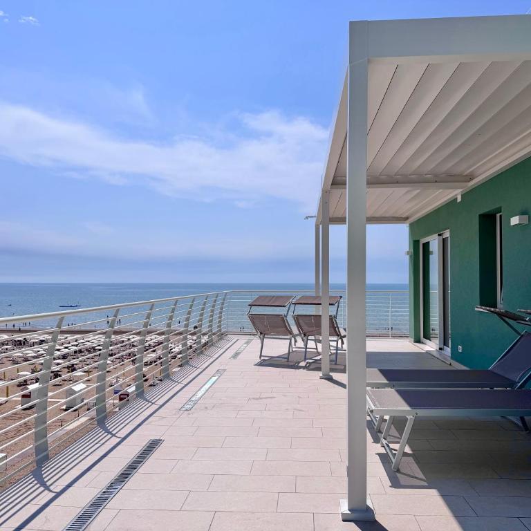 Hotel Royal Garnì - Suite con Vista Mare - 12