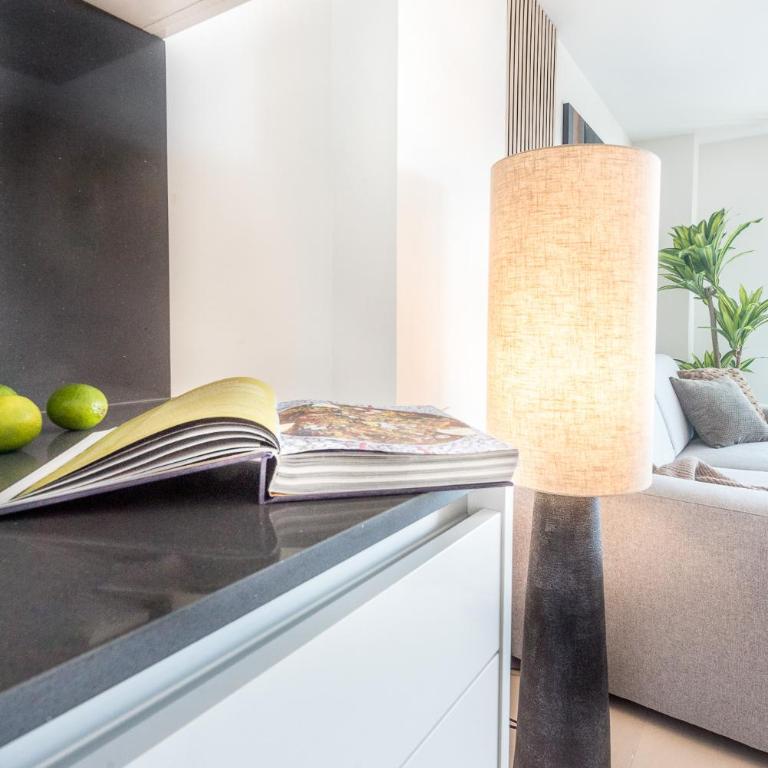 Modern Apartment with Terrace & Pool in Estepona - Deluxe Apartment mit 1 Schlafzimmer - 12