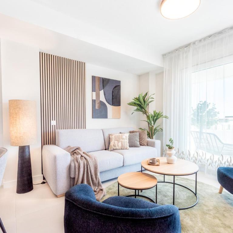 Modern Apartment with Terrace & Pool in Estepona - Deluxe Apartment mit 1 Schlafzimmer - 9