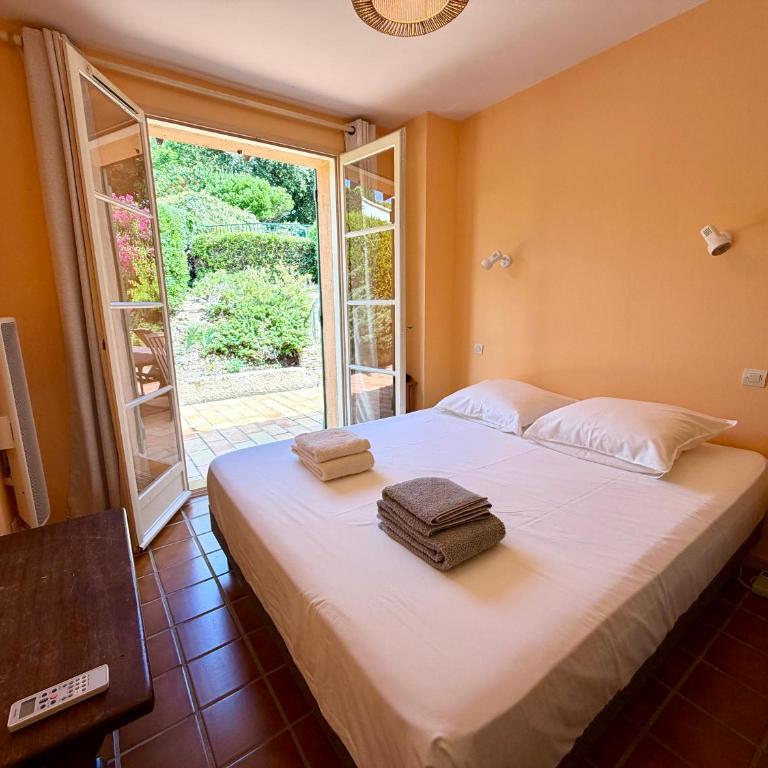 Maison la Pinède les Lecques avec piscine - Maison 3 Chambres - 13