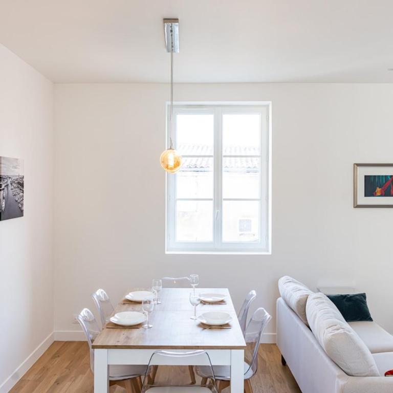 Renovated 2BR Steps from the Market - Appartement 2 Chambres - 17