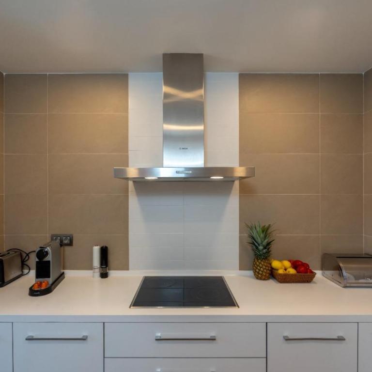Intempo Apartment by Leo Apartments - Two-Bedroom Apartment with Balcony and Sea View - 17