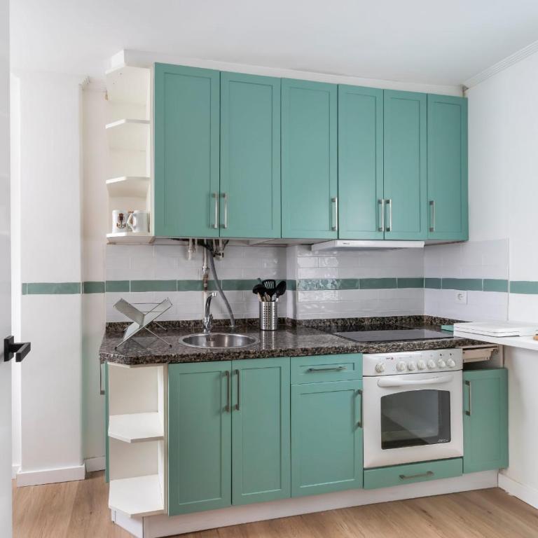 Amplio alojamiento reformado en Oviedo, ideal para familias y grupos - Apartamento de 1 dormitorio - 8