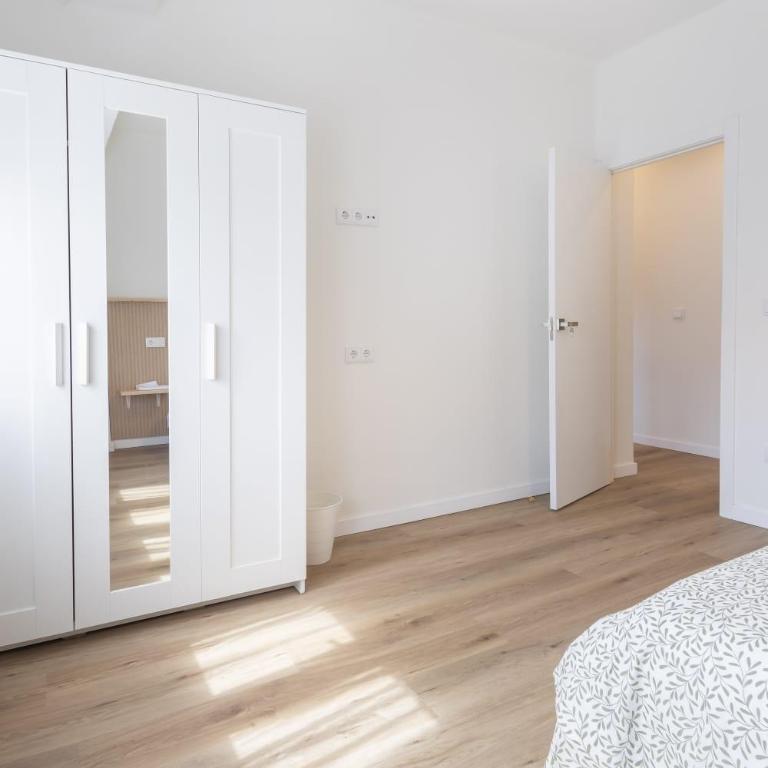 Amplio alojamiento reformado en Oviedo, ideal para familias y grupos - Apartamento de 1 dormitorio - 10