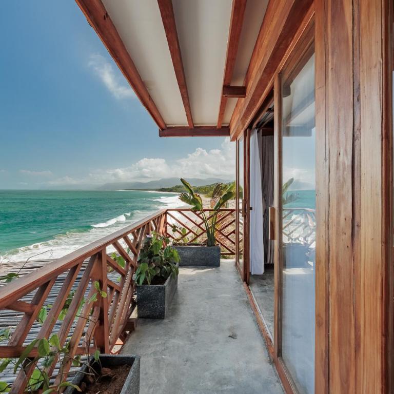 Jaguar Beachfront Ecohotel & Spa - Deluxe Suite with Sea View - 6