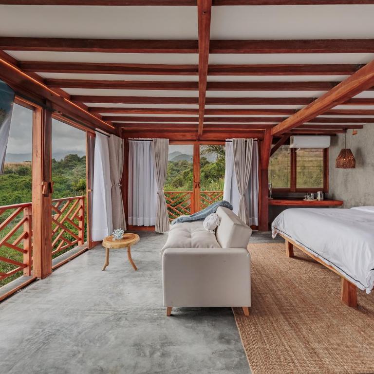 Jaguar Beachfront Ecohotel & Spa - Suite with Mountain View - 7