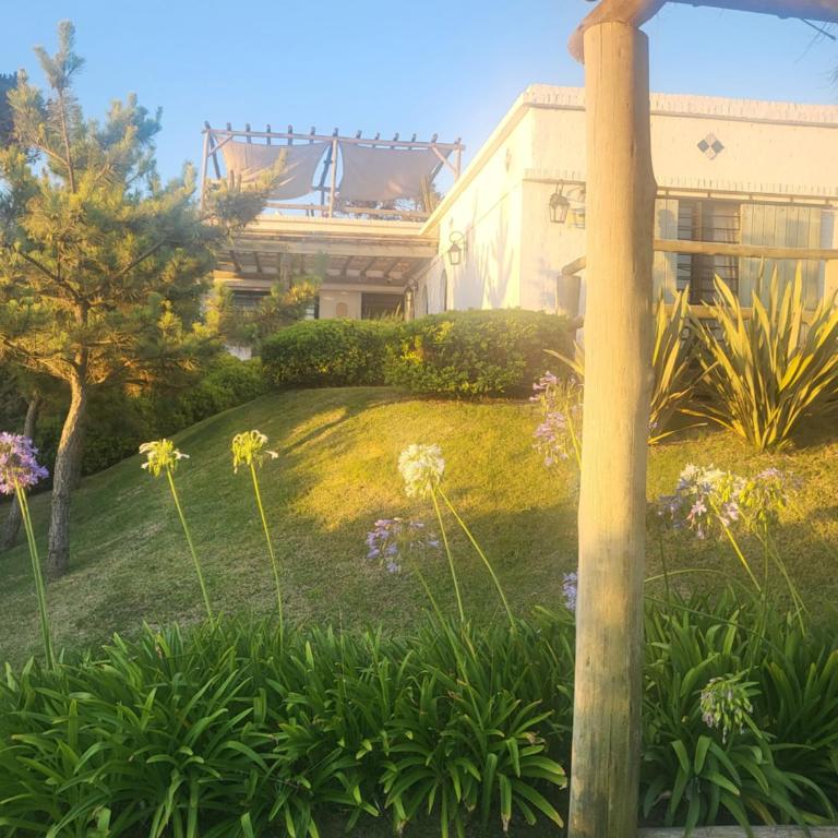 Spacious 4-bedroom house with a pool across the street from Ocean Park beach - Casa - 1