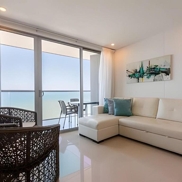 Apartamento con vistas impresionantes - Three-Bedroom Apartment - 1