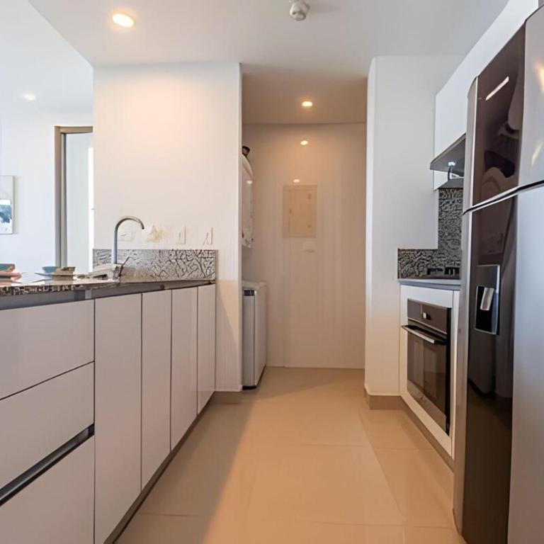 Apartamento con vistas impresionantes - Three-Bedroom Apartment - 2